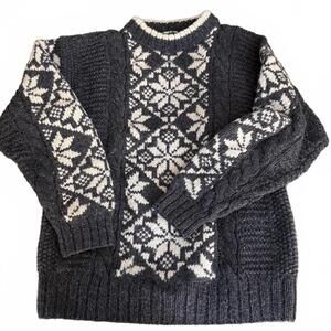 Hand Knit Club Room Stunning Luxurious Snowflake Chunky Gray/White Wool Sweater